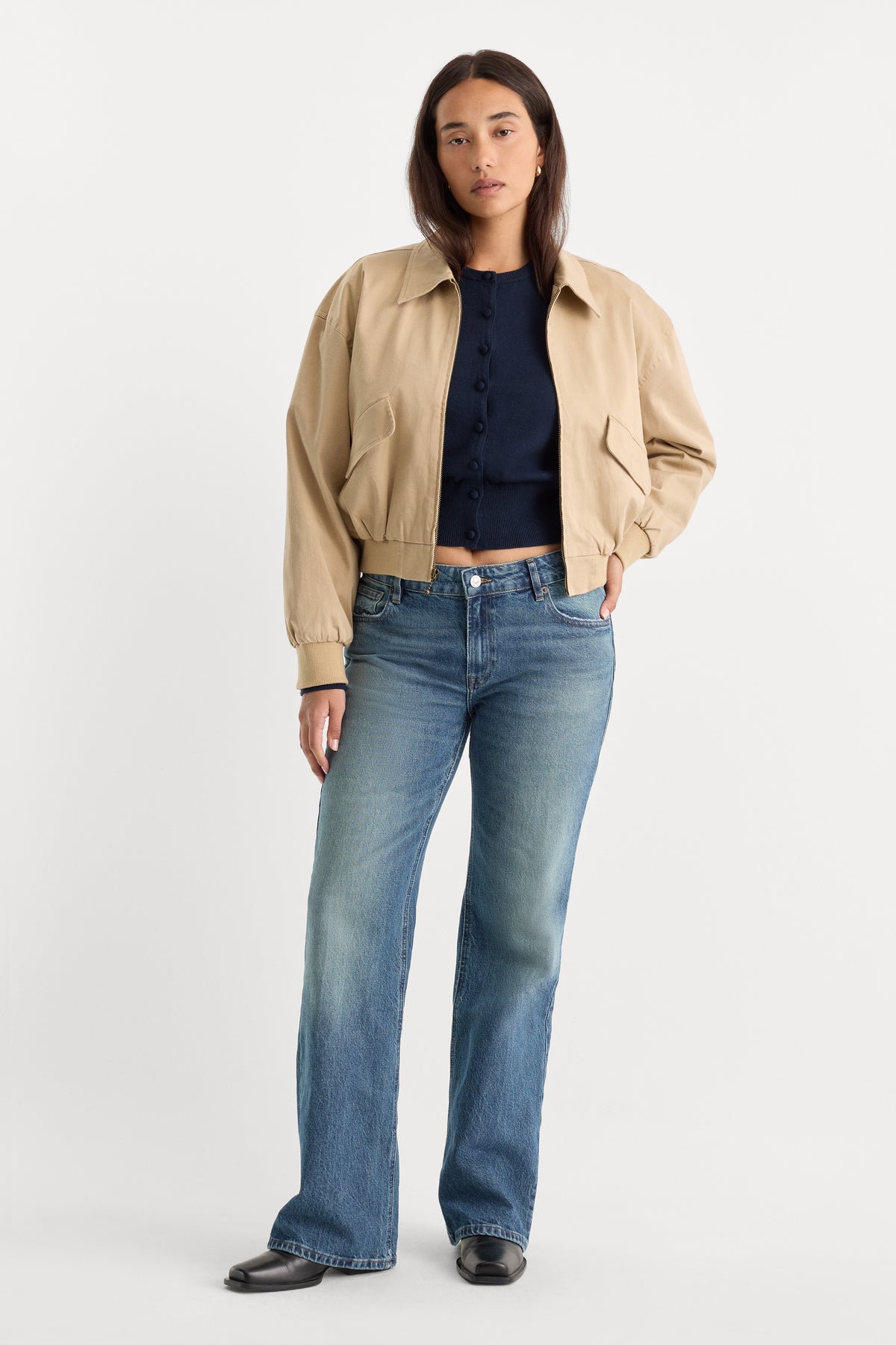 VINTAGE LOW RISE BOOTCUT JEANS | INDIGO1282-1 | GOOD AMERICAN | MODEL_B