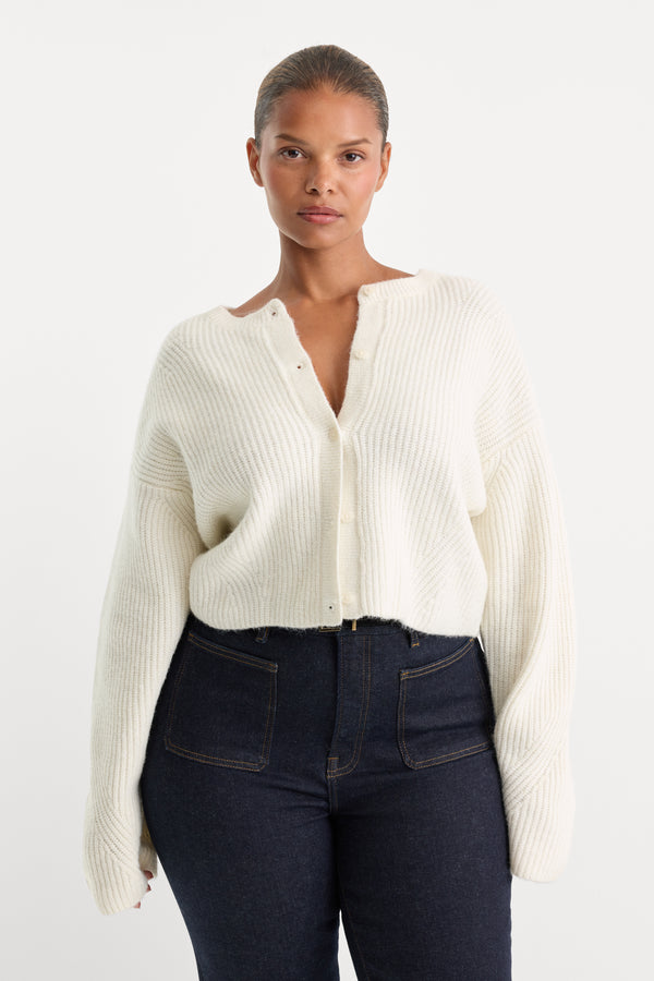 THE CHUNKY KNIT CARDIGAN | CHALK-1 | GOOD AMERICAN | MODEL_C