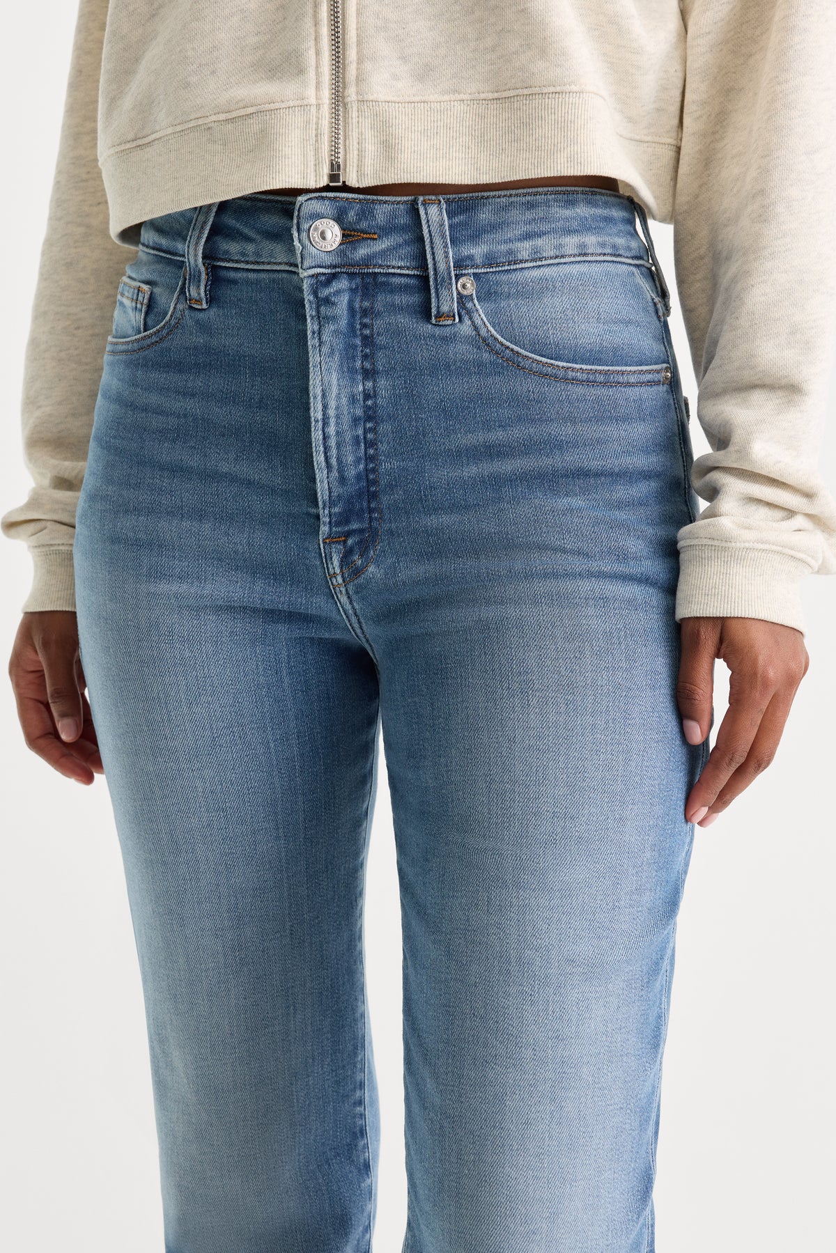 GOOD TRUE STRAIGHT JEANS | STILL-3 | GOOD AMERICAN | MODEL_A