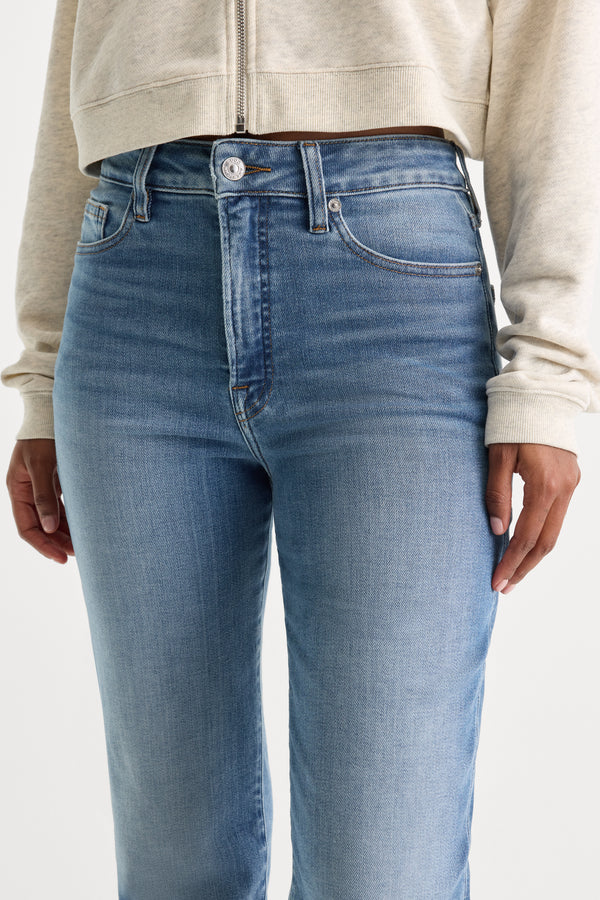 GOOD TRUE STRAIGHT JEANS | STILL-3 | GOOD AMERICAN | MODEL_A