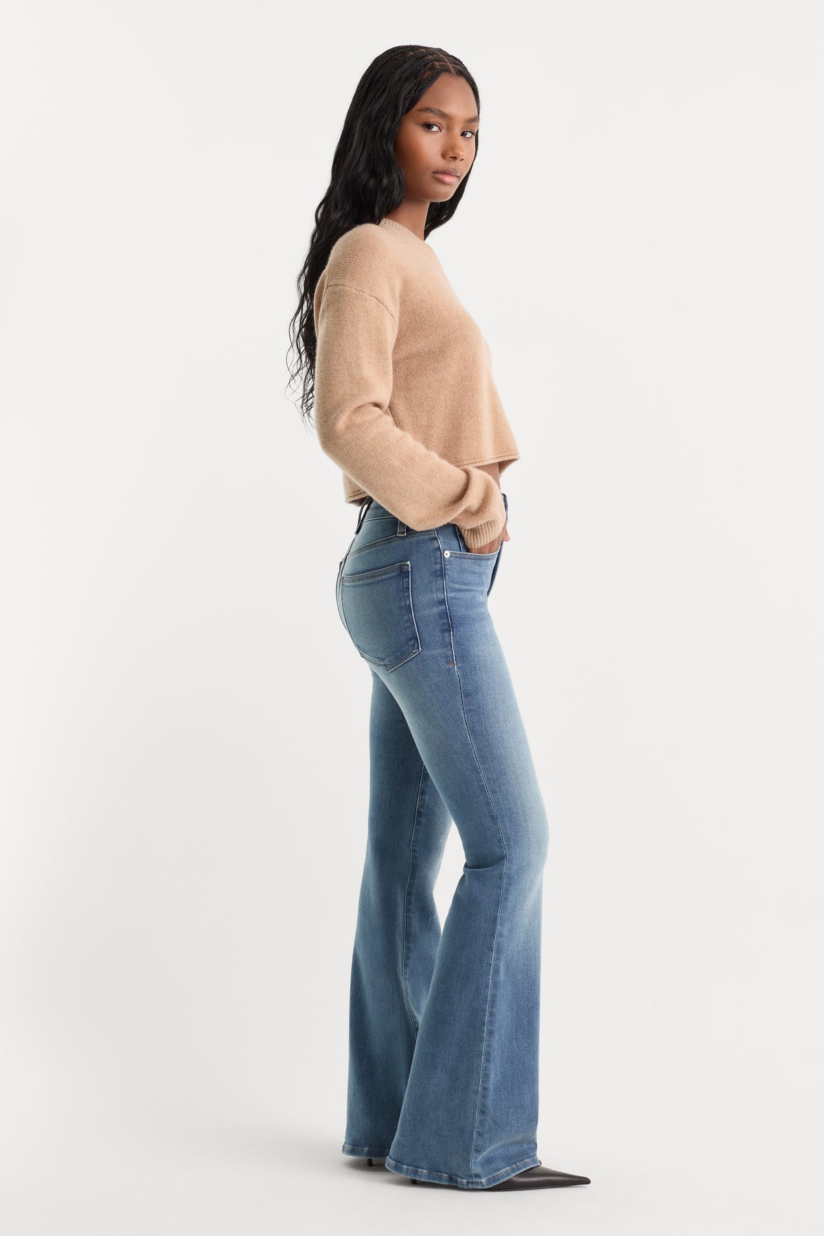 SOFT TECH GOOD LEGS FLARE JEANS | BIRCH-2 | GOOD AMERICAN | MODEL_A