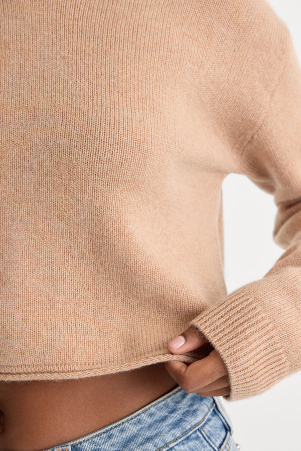 THE SHRUNKEN V NECK SWEATER | CAMEL