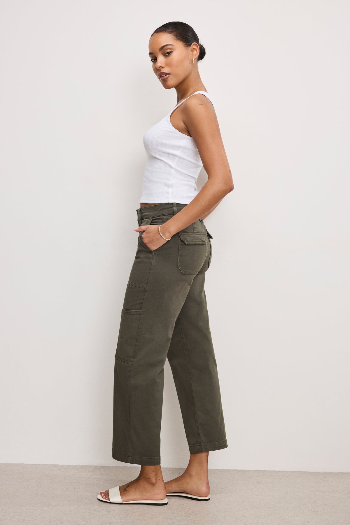 CARGO CROPPED TWILL PANTS | FATIGUE001-3 | GOOD AMERICAN | MODEL_A
