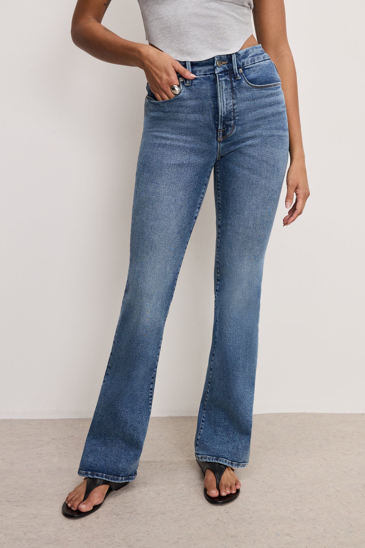 COMPRESSION GOOD CLASSIC BOOTCUT JEANS | INDIGO254-3 | GOOD AMERICAN | MODEL_A