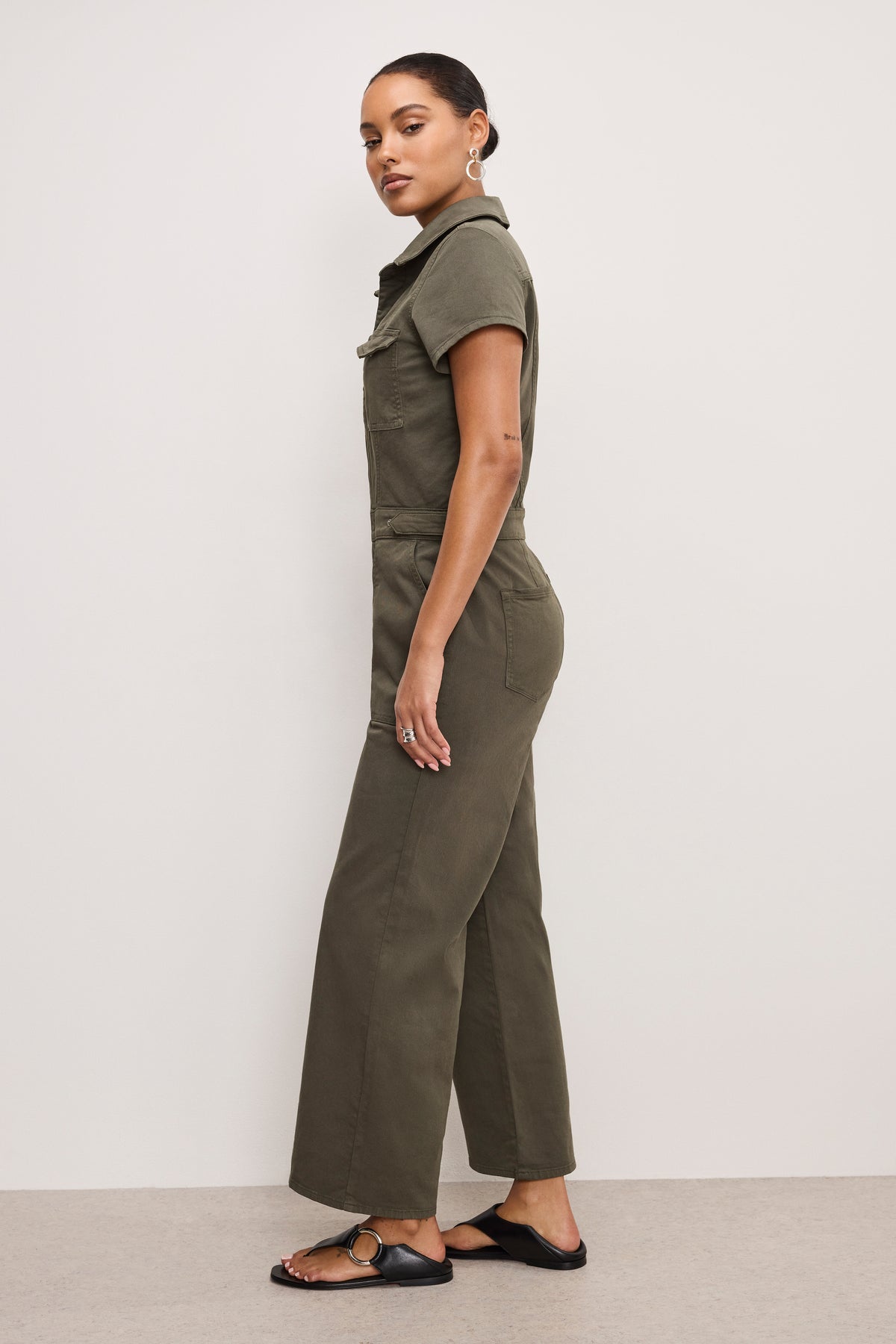 FIT FOR SUCCESS TWILL PALAZZO CROPPED JUMPSUIT | FATIGUE001-2 | GOOD AMERICAN | MODEL_A