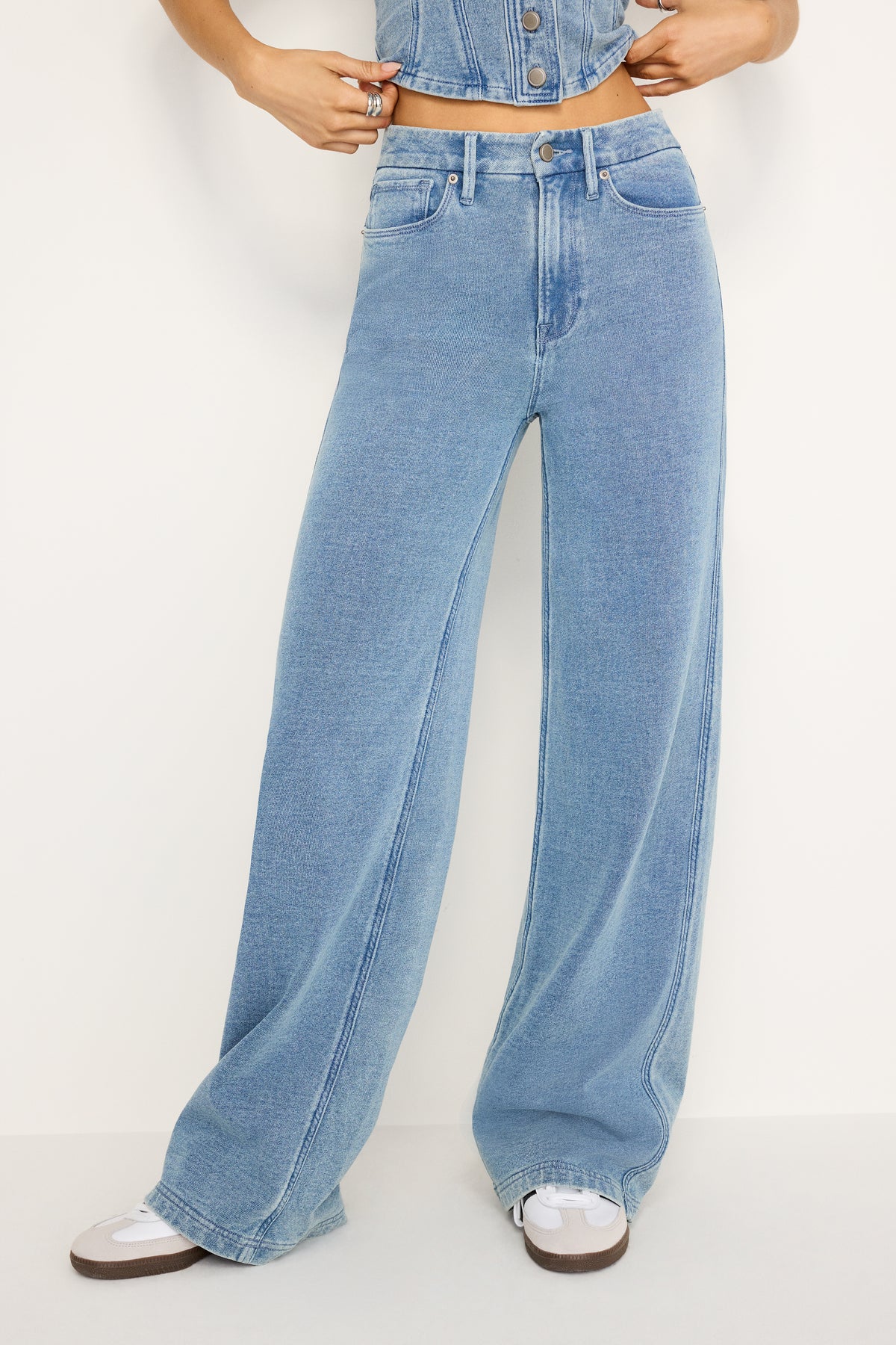JEANIUS GOOD SKATE SWEATPANTS | INDIGO586-3 | GOOD AMERICAN | MODEL_A