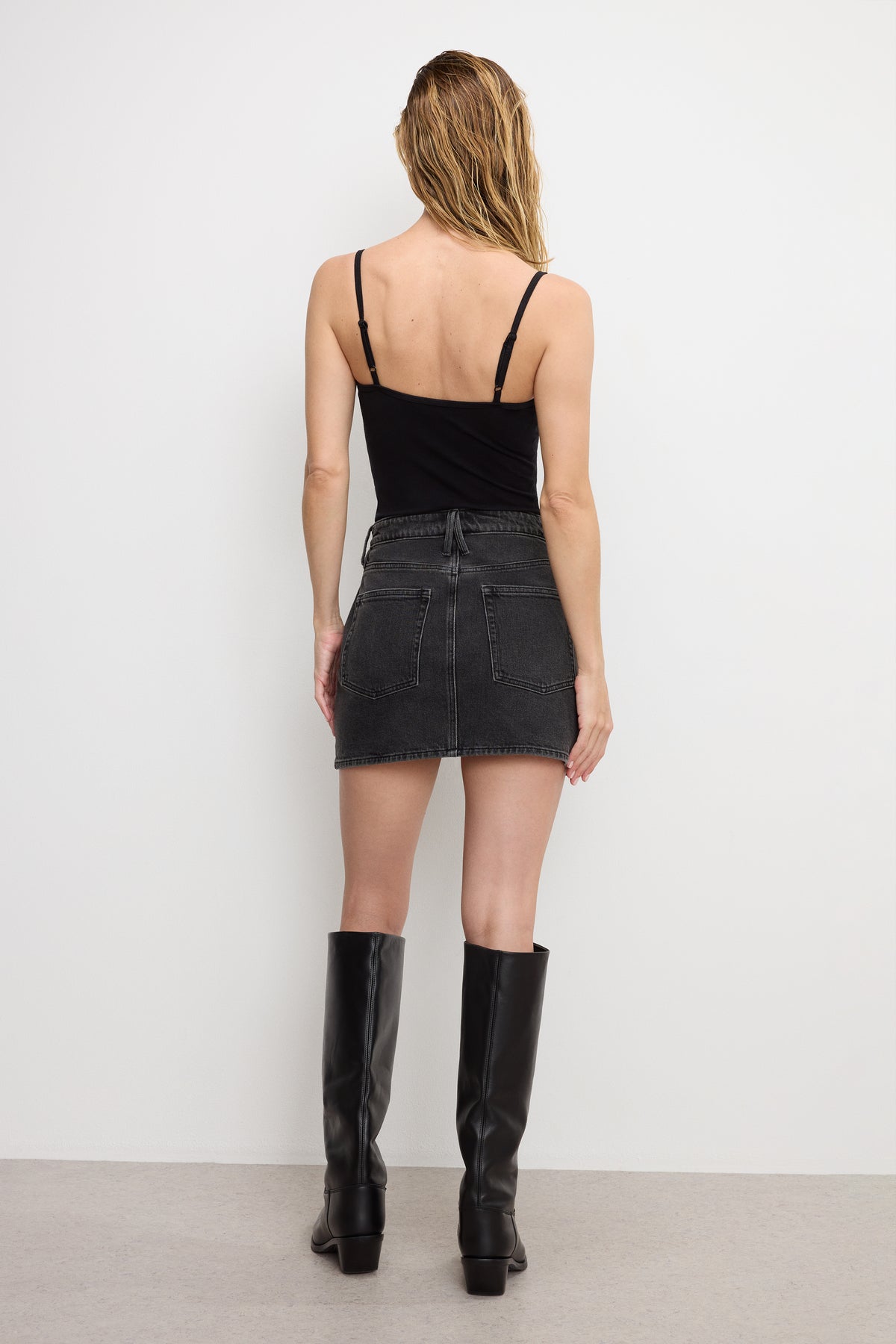 GOOD 90S MINI SKIRT | BLACK371-2 | GOOD AMERICAN | MODEL_A