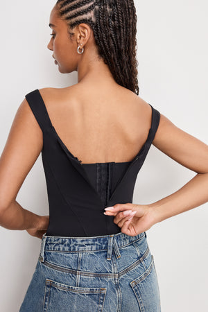 model: Size 0 | 