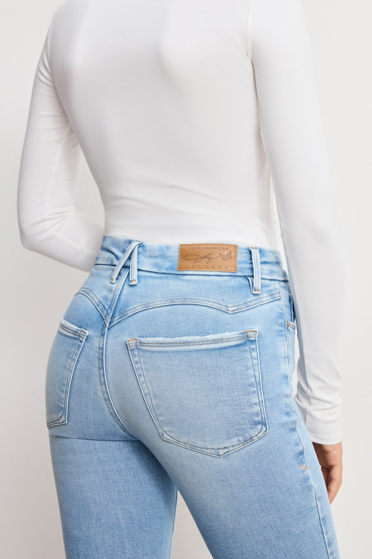 DOLLY JOLEANS STRAIGHT JEANS | INDIGO1081-2 | GOOD AMERICAN | MODEL_A