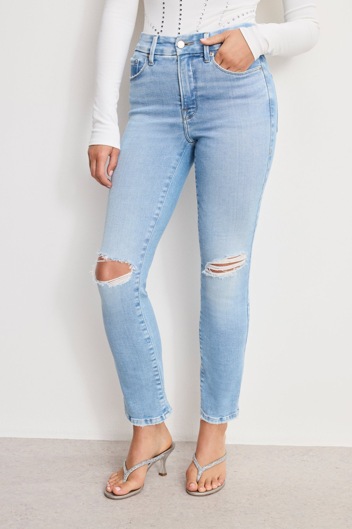 DOLLY JOLEANS STRAIGHT JEANS | INDIGO1081-3 | GOOD AMERICAN | MODEL_A