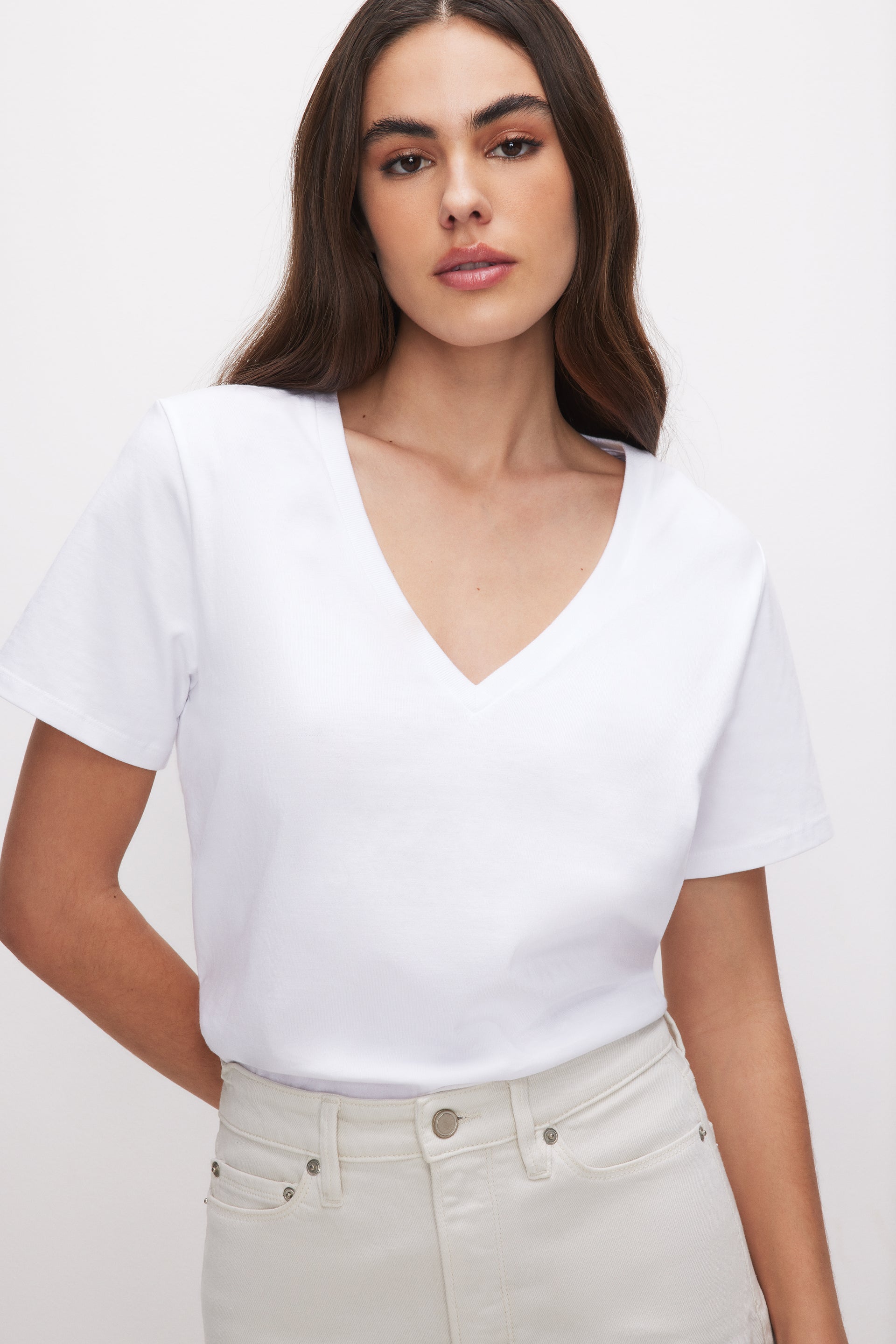 COTTON CLASSIC V NECK TEE WHITE001