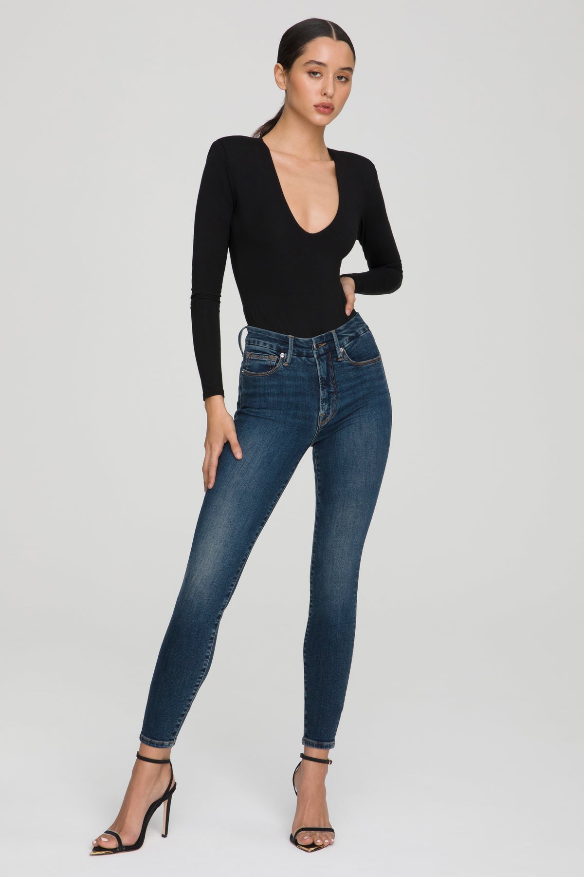 GOOD LEGS SKINNY JEANS | BLUE609-1 | GOOD AMERICAN | MODEL_A